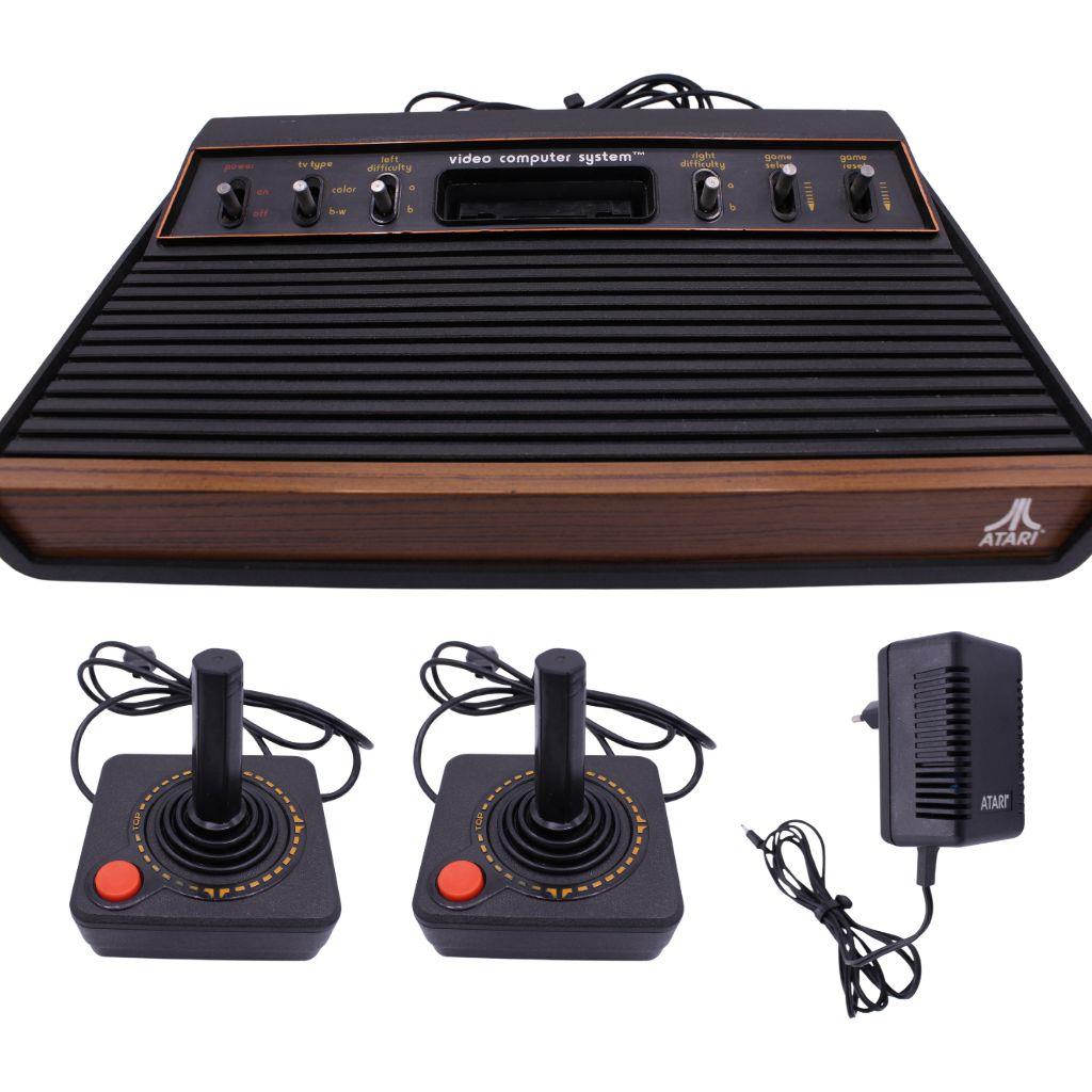 Atari 2600 Video Computer System - Konsole - "Woodgrain" - mit 2 Joysticks