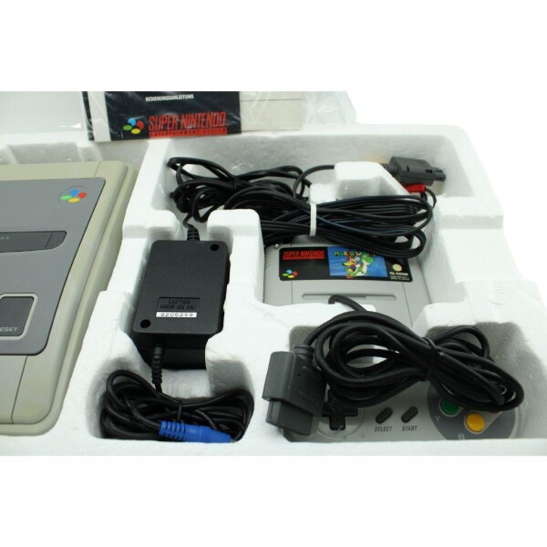Nintendo SNES - Super Nintendo - Konsole mit Super Mario World - mit OVP